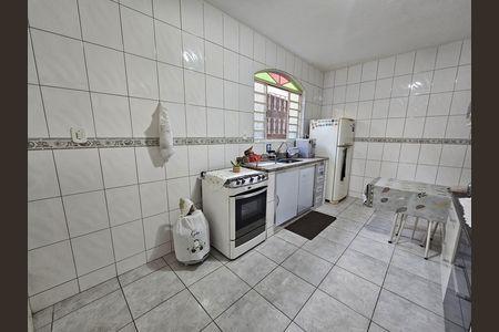 Casa à venda com 200m², 3 quartos e 3 vagas Casa à venda com 200m², 3 quartos e 3 vagasCozinha