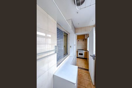 Apartamento para alugar com 75m², 3 quartos e 1 vagaÁrea de Serviço