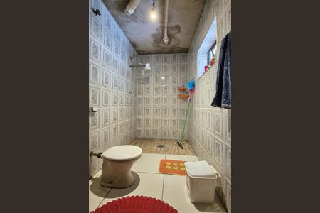 Casa à venda com 170m², 4 quartos e 2 vagas Casa à venda com 170m², 4 quartos e 2 vagasBanheiro