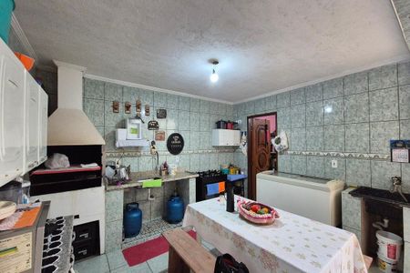 Casa à venda com 170m², 4 quartos e 2 vagas Casa à venda com 170m², 4 quartos e 2 vagasCozinha