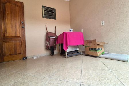Casa à venda com 170m², 4 quartos e 2 vagas Casa à venda com 170m², 4 quartos e 2 vagasGaragem