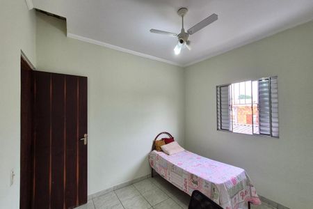 Casa à venda com 170m², 4 quartos e 2 vagas Casa à venda com 170m², 4 quartos e 2 vagasQuarto 3