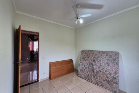 Casa à venda com 170m², 4 quartos e 2 vagas Casa à venda com 170m², 4 quartos e 2 vagasQuarto 2