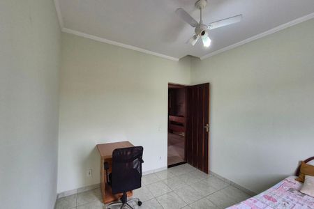 Casa à venda com 170m², 4 quartos e 2 vagas Casa à venda com 170m², 4 quartos e 2 vagasQuarto 3