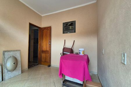 Casa à venda com 170m², 4 quartos e 2 vagas Casa à venda com 170m², 4 quartos e 2 vagasGaragem
