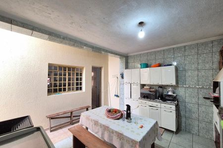 Casa à venda com 170m², 4 quartos e 2 vagas Casa à venda com 170m², 4 quartos e 2 vagasCozinha