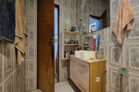 Casa à venda com 170m², 4 quartos e 2 vagas Casa à venda com 170m², 4 quartos e 2 vagasBanheiro