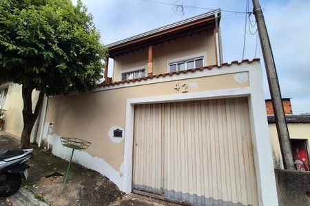 Casa à venda com 170m², 4 quartos e 2 vagas Casa à venda com 170m², 4 quartos e 2 vagasFachada do Prédio