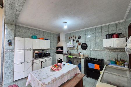 Casa à venda com 170m², 4 quartos e 2 vagas Casa à venda com 170m², 4 quartos e 2 vagasCozinha