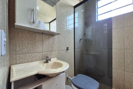 Casa à venda com 170m², 4 quartos e 2 vagas Casa à venda com 170m², 4 quartos e 2 vagasBanheiro