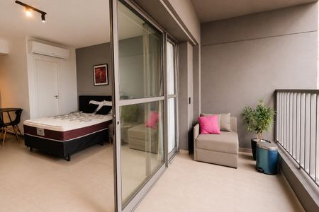 Studio à venda com 37m², 1 quarto e sem vaga Studio à venda com 37m², 1 quarto e sem vagaVaranda