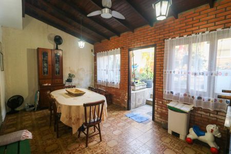 Casa de condomínio à venda com 157m², 3 quartos e 1 vagaVaranda