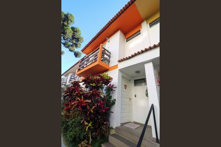 Casa de condomínio à venda com 157m², 3 quartos e 1 vagaFachada