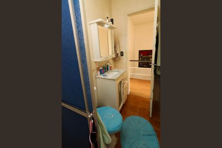 Casa de condomínio à venda com 157m², 3 quartos e 1 vagaBanheiro Social