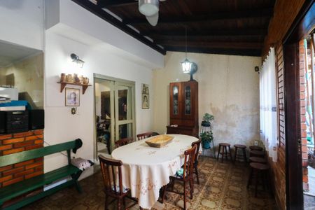 Casa de condomínio à venda com 157m², 3 quartos e 1 vagaVaranda
