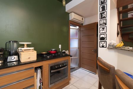 Casa à venda com 109m², 2 quartos e 2 vagasCozinha e Área de Serviço
