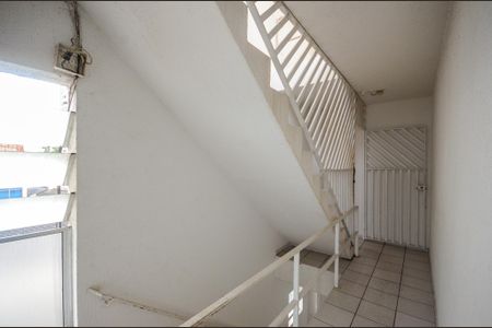 Apartamento para alugar com 36m², 2 quartos e sem vaga Apartamento para alugar com 36m², 2 quartos e sem vagaEscada