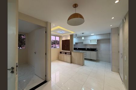 Sala de apartamento para alugar com 1 quarto, 44m² em Curicica, Rio de Janeiro