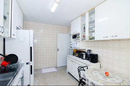 Casa à venda com 270m², 2 quartos e 3 vagasCozinha