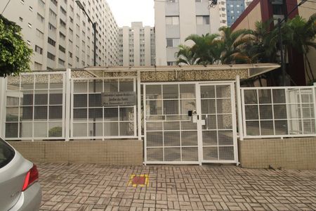 Apartamento para alugar com 75m², 2 quartos e 1 vagaFachada