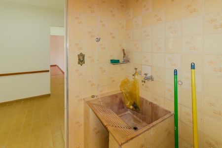 Casa à venda com 130m², 3 quartos e sem vagaÁrea de Serviço