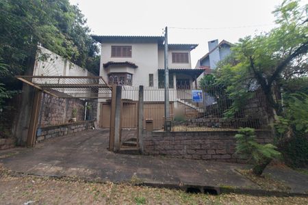 Casa para alugar com 290m², 3 quartos e 2 vagas Casa para alugar com 290m², 3 quartos e 2 vagasFachada
