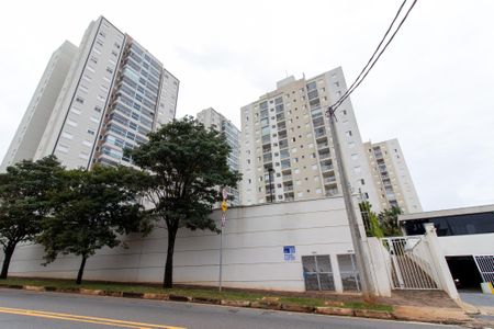 Apartamento para alugar com 74m², 2 quartos e 2 vagasFachada