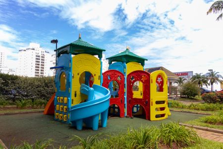 Apartamento para alugar com 74m², 2 quartos e 2 vagasÁrea comum - Playground