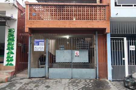 Casa para alugar com 130m², 2 quartos e 1 vaga Casa para alugar com 130m², 2 quartos e 1 vagaFachada