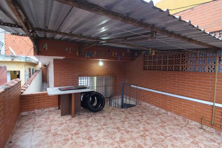 Casa para alugar com 130m², 2 quartos e 1 vaga Casa para alugar com 130m², 2 quartos e 1 vagaVaranda