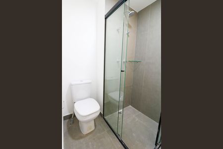 Banheiro de kitnet/studio para alugar com 1 quarto, 25m² em Brooklin, São Paulo
