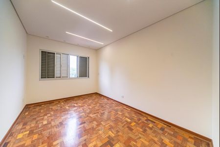 Casa à venda com 299m², 3 quartos e 2 vagas Casa à venda com 299m², 3 quartos e 2 vagasQuarto 1