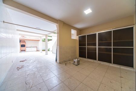 Casa à venda com 299m², 3 quartos e 2 vagas Casa à venda com 299m², 3 quartos e 2 vagasQuintal e Área Gourmet