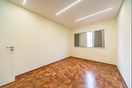 Casa à venda com 299m², 3 quartos e 2 vagas Casa à venda com 299m², 3 quartos e 2 vagasQuarto 1