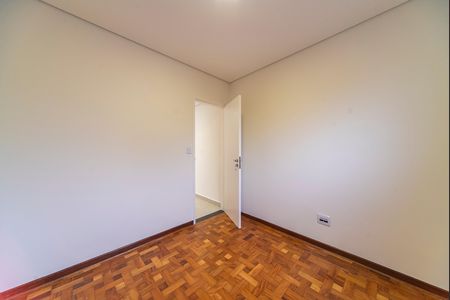Casa à venda com 299m², 3 quartos e 2 vagas Casa à venda com 299m², 3 quartos e 2 vagasQuarto de Serviço