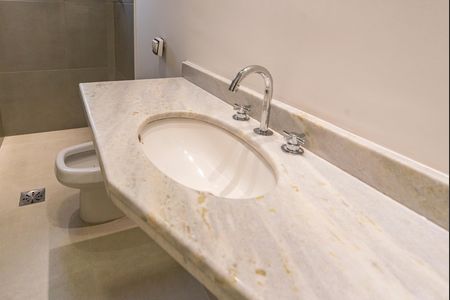 Casa à venda com 299m², 3 quartos e 2 vagas Casa à venda com 299m², 3 quartos e 2 vagasBanheiro do Quarto 3