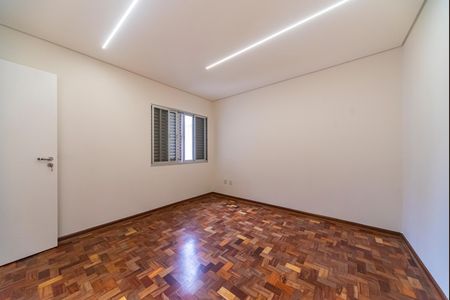 Casa à venda com 299m², 3 quartos e 2 vagas Casa à venda com 299m², 3 quartos e 2 vagasQuarto 2
