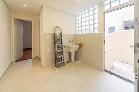 Casa à venda com 299m², 3 quartos e 2 vagas Casa à venda com 299m², 3 quartos e 2 vagasÁrea de Serviço