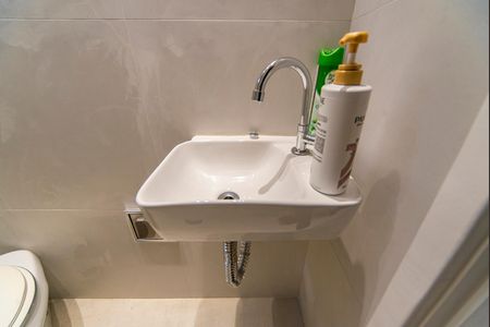 Casa à venda com 299m², 3 quartos e 2 vagas Casa à venda com 299m², 3 quartos e 2 vagasBanheiro de serviço
