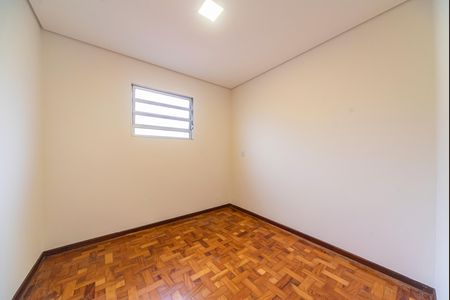 Casa à venda com 299m², 3 quartos e 2 vagas Casa à venda com 299m², 3 quartos e 2 vagasQuarto de Serviço