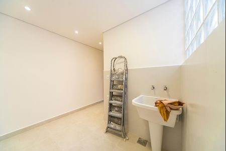 Casa à venda com 299m², 3 quartos e 2 vagas Casa à venda com 299m², 3 quartos e 2 vagasÁrea de Serviço