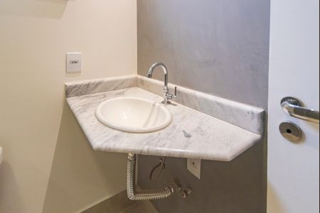 Casa à venda com 299m², 3 quartos e 2 vagas Casa à venda com 299m², 3 quartos e 2 vagasBanheiro Social