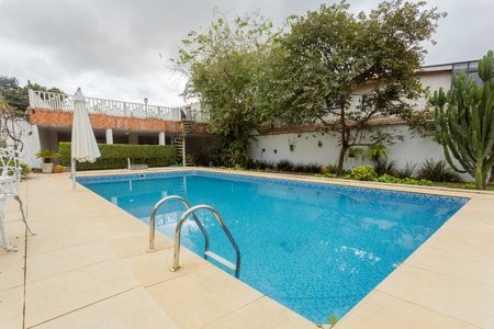 Casa à venda com 680m², 3 quartos e 5 vagasPiscina