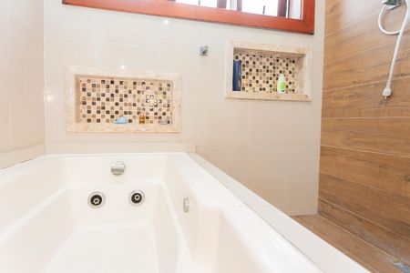 Casa à venda com 680m², 3 quartos e 5 vagasBanheiro da Suíte