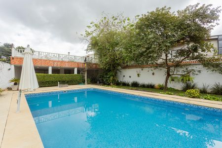 Casa à venda com 680m², 3 quartos e 5 vagasPiscina