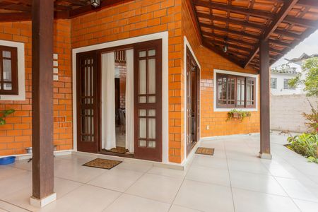 Casa à venda com 680m², 3 quartos e 5 vagasEntrada