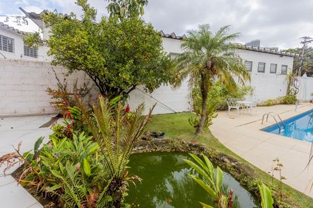 Casa à venda com 680m², 3 quartos e 5 vagasQuintal