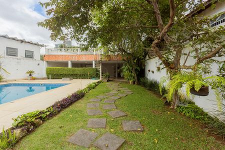 Casa à venda com 680m², 3 quartos e 5 vagasQuintal