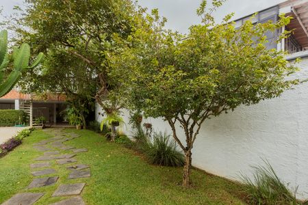 Casa à venda com 680m², 3 quartos e 5 vagasQuintal