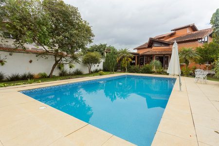 Casa à venda com 680m², 3 quartos e 5 vagasPiscina